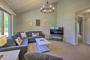 Chic Resort Condo about 1 Mi to Attitash Mountain! Bartlett